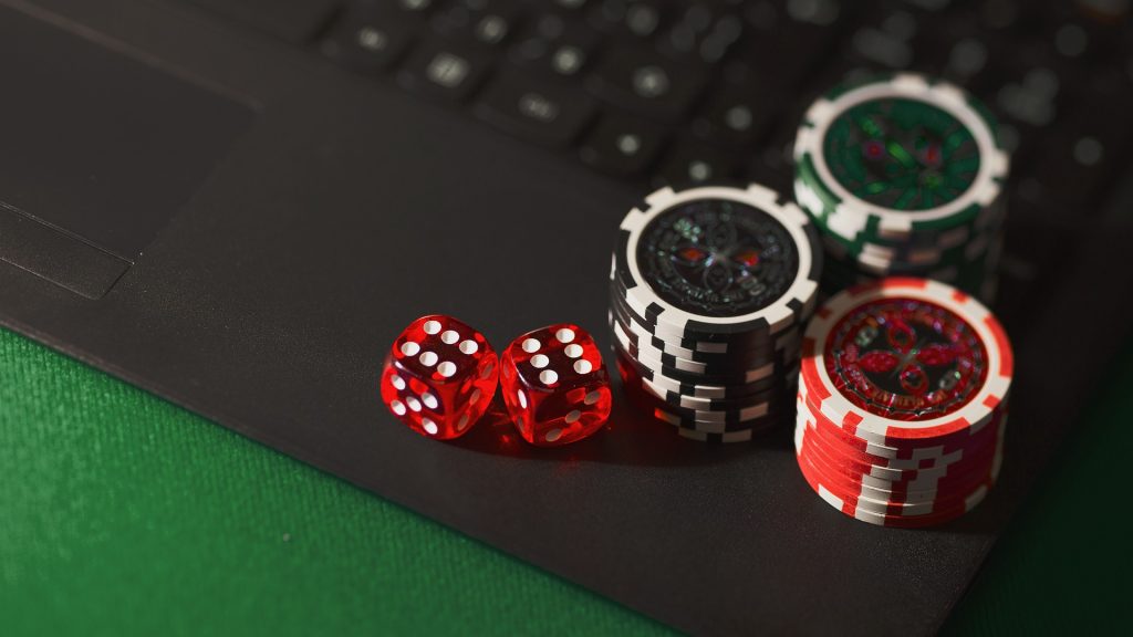 jetons et dés pour casino en ligne sur ordinateur